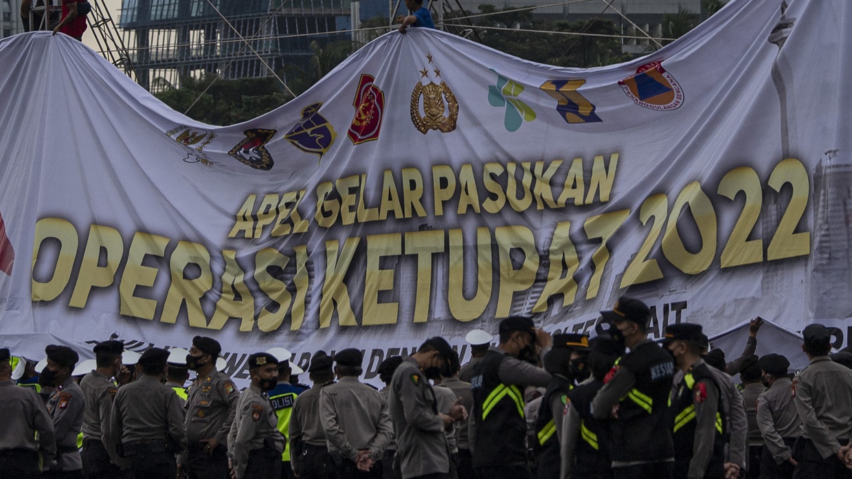 Lomba Menulis: Cara Polri Memoles Citra usai Tragedi Kanjuruhan? Lomba Menulis: Cara Polri Memoles Citra usai Tragedi Kanjuruhan?