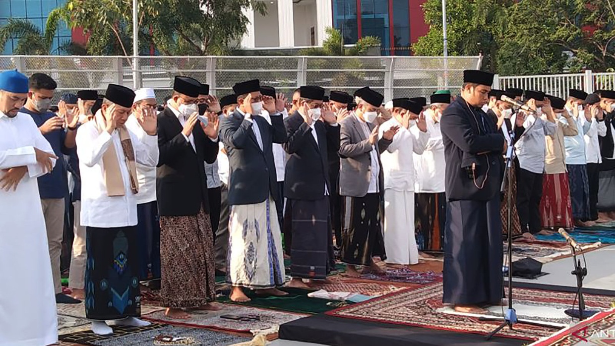 Lebaran 2022, Anies Baswedan dan Zulkifli Hasan Salat Id di JIS