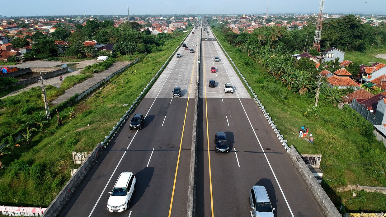 One Way Tol Cipali-Kalikangkung Berlanjut hingga Siang Ini One Way Tol Cipali-Kalikangkung Berlanjut hingga Siang Ini