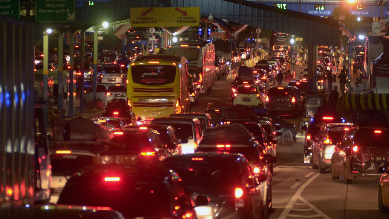Puncak Arus Balik Mudik Lebaran 2022 & Aplikasi Cek Lalu Lintas Puncak Arus Balik Mudik Lebaran 2022 & Aplikasi Cek Lalu Lintas