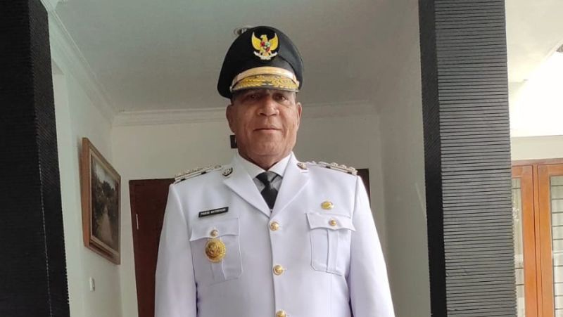 Mendagri Lantik Paulus Waterpauw Jadi Penjabat Gubernur Papua Barat