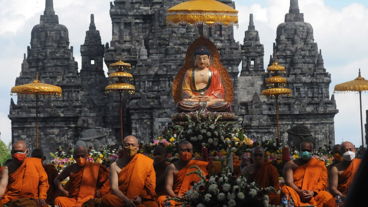 30 Contoh Quotes Waisak yang Menginspirasi 30 Contoh Quotes Waisak yang Menginspirasi