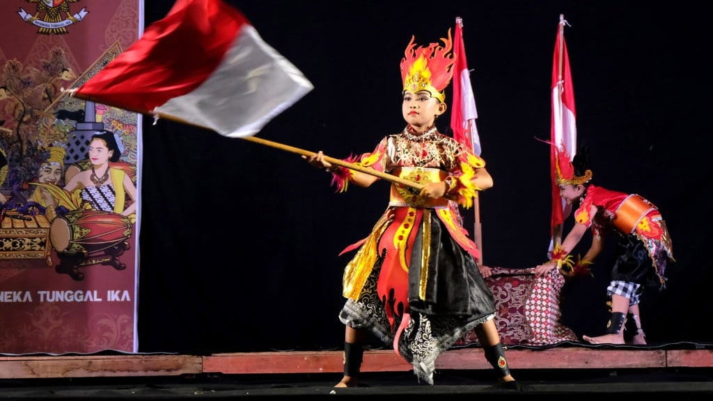 Contoh Surat Undangan Pentas Seni di Sekolah untuk HUT RI 2025