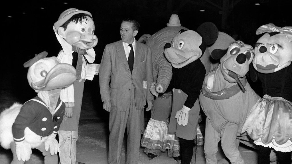 Dasa Titah Miki di Balik Keberhasilan Taman Hiburan Disney Dasa Titah Miki di Balik Keberhasilan Taman Hiburan Disney