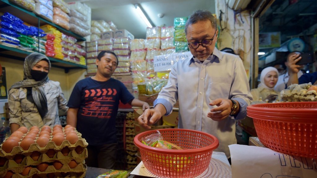 Kontroversi Zulkifli Hasan Sepekan Menjabat Menteri Perdagangan Kontroversi Zulkifli Hasan Sepekan Menjabat Menteri Perdagangan