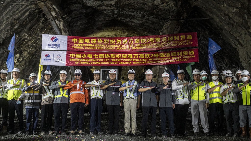 DPR Tolak Penggunaan APBN untuk Biayai Pembengkakan Kereta Cepat