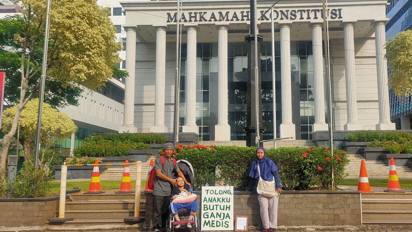 Pemohon Uji Materi UU Narkotika: Pemohon Uji Materi UU Narkotika: