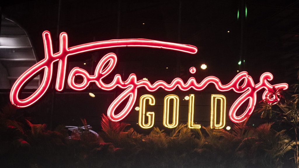 Cuci Tangan Holywings & Nasib Karyawan Usai Kasus Promo Miras Cuci Tangan Holywings & Nasib Karyawan Usai Kasus Promo Miras