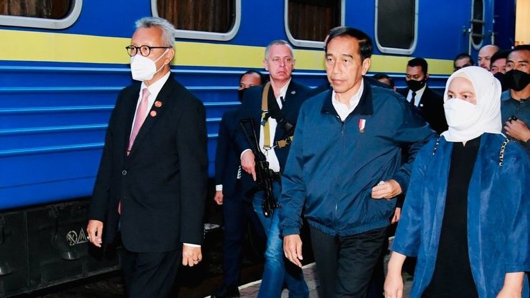 Dari Ukraina, Jokowi Lanjutkan Perjalanan ke Rusia Temui Putin