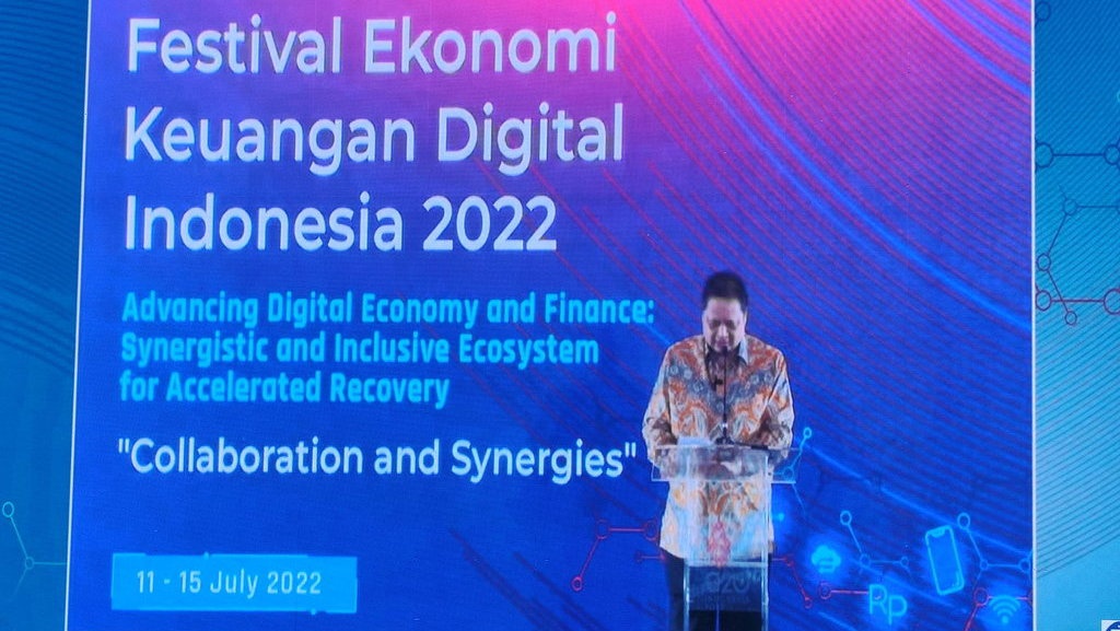 Airlangga: Banyak Bank Bermasalah jadi Sehat Berkat Digitalisasi