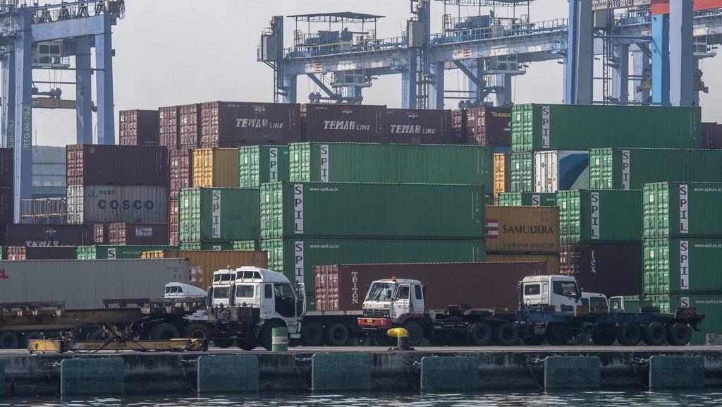 Dampak Negatif Perdagangan Internasional dan Upaya Mengatasinya Dampak Negatif Perdagangan Internasional dan Upaya Mengatasinya