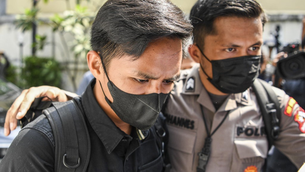 Potensi Bharada E Kena Pasal 51 KUHP: Bisakah Bebas Jerat Pidana? Potensi Bharada E Kena Pasal 51 KUHP: Bisakah Bebas Jerat Pidana?