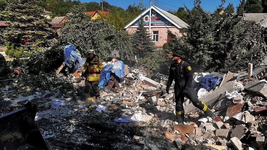 Perang Rusia: Ukraina Tolak Gencatan Senjata Saat Natal Ortodoks Perang Rusia: Ukraina Tolak Gencatan Senjata Saat Natal Ortodoks