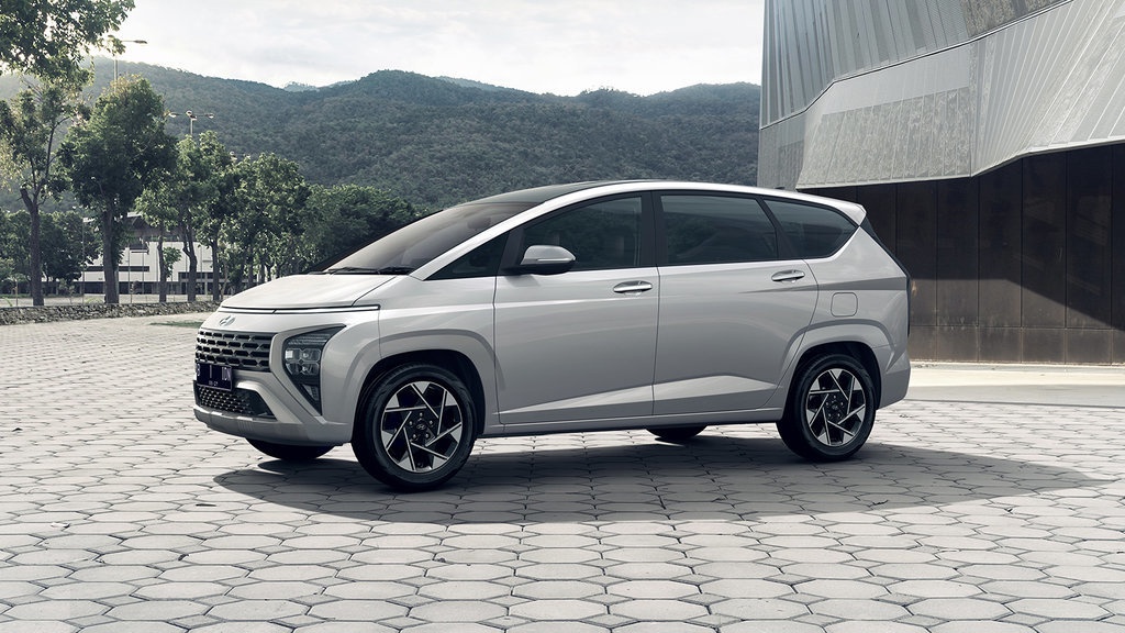 Paket Komplet Hyundai STARGAZER Si Pencuri Perhatian