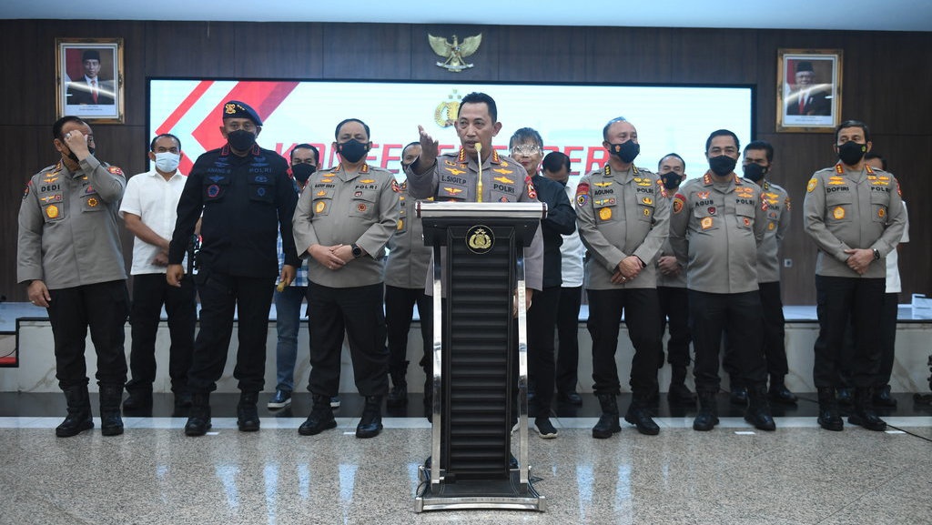 Bintang Tiga Polri: Pintu Masuk Politik Berebut Kursi Kapolri Bintang Tiga Polri: Pintu Masuk Politik Berebut Kursi Kapolri