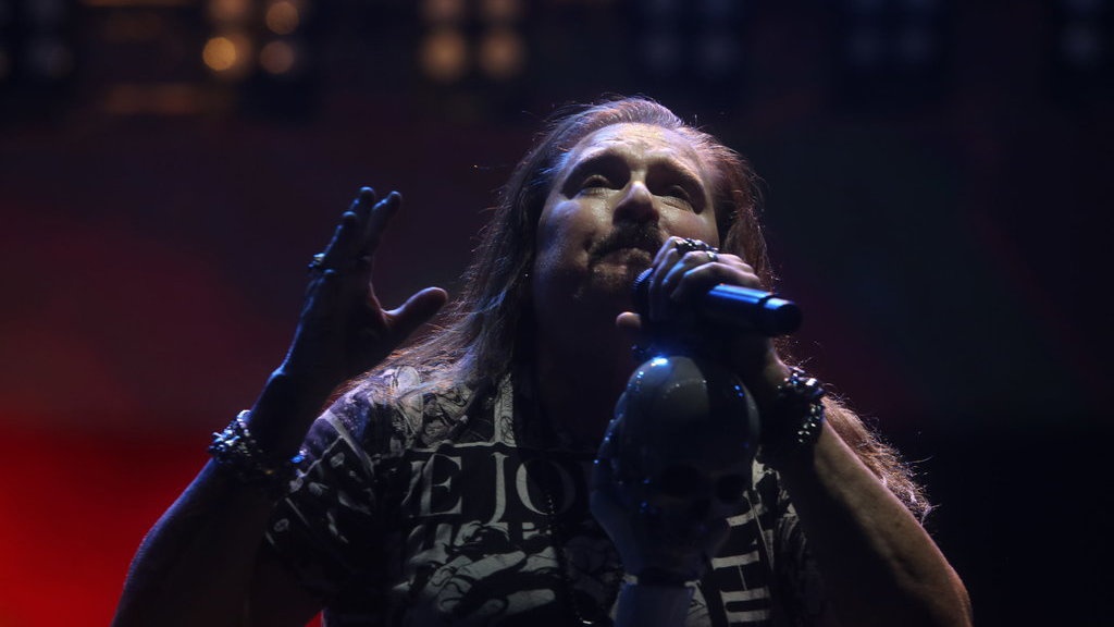 Atraksi Dream Theater & Duel Tempo Petrucci vs Rudess di Solo