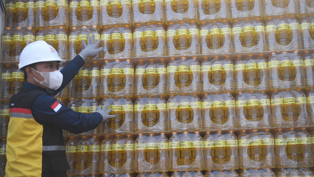 515 Ton Minyakita Ditimbun, Indef: Bagian Kelemahan Pemerintah 515 Ton Minyakita Ditimbun, Indef: Bagian Kelemahan Pemerintah