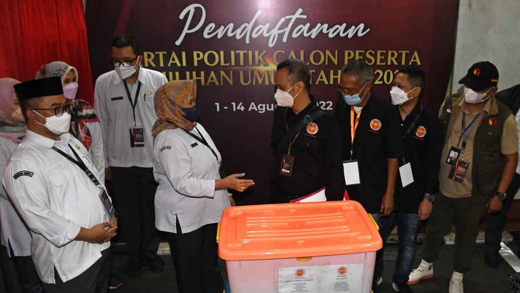 Kans Partai Politik Baru & Mengapa Selama Ini Sulit Masuk Parlemen? Kans Partai Politik Baru & Mengapa Selama Ini Sulit Masuk Parlemen?