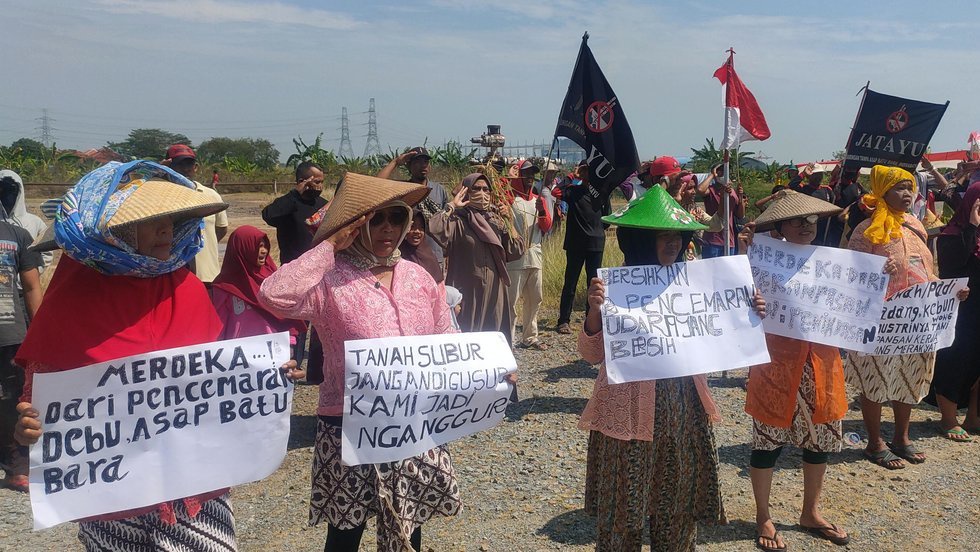 Nestapa Warga Indramayu: Terancam Polusi & Tergusur Akibat PLTU Nestapa Warga Indramayu: Terancam Polusi & Tergusur Akibat PLTU