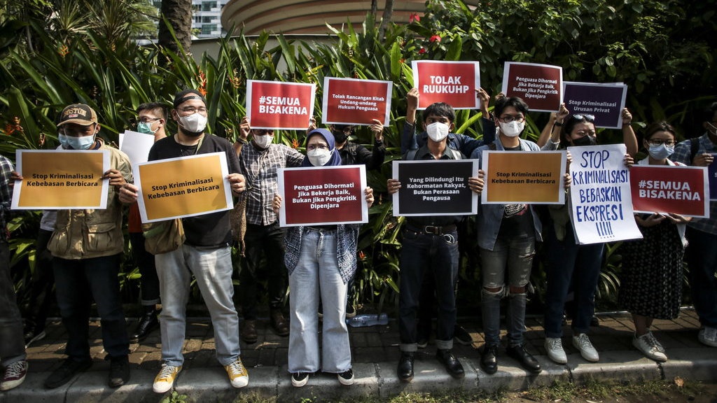 Bebalnya DPR & Pemerintah Ngotot Bawa RKUHP ke Rapat Paripurna