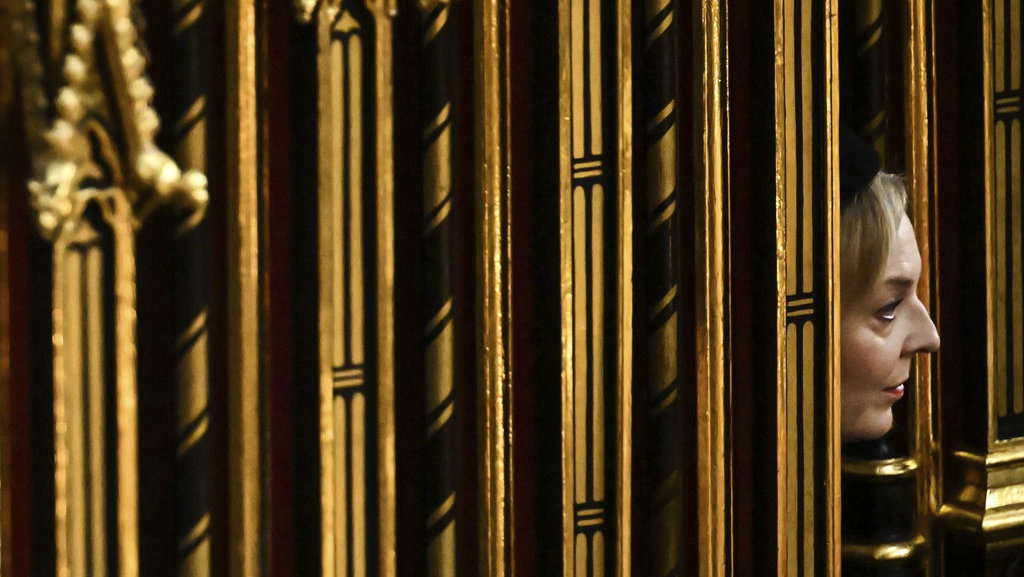 Liz Truss Datang Saat Inggris Berantakan