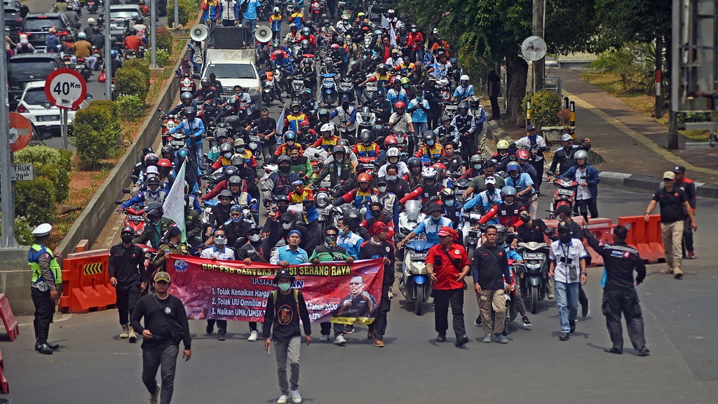 UMP 2023: Antara Ekspektasi Buruh & Kepatuhan Pengusaha UMP 2023: Antara Ekspektasi Buruh & Kepatuhan Pengusaha