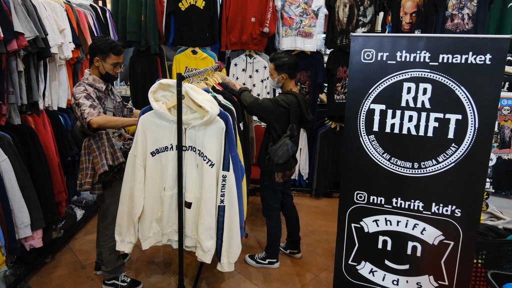 Benarkah Thrifting di e-Commerce Dilarang & Apa Sanksinya? Benarkah Thrifting di e-Commerce Dilarang & Apa Sanksinya?