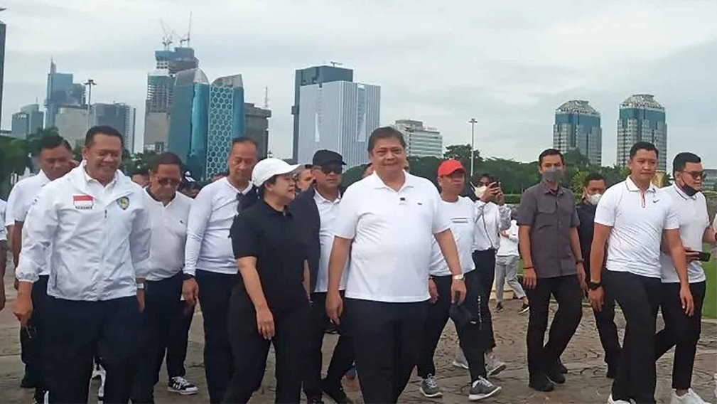 Safari Politik, Puan & Airlangga Kompak Jalan Sehat di Monas