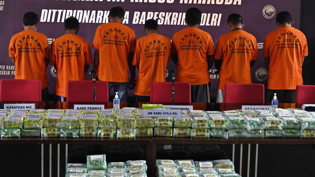 Polri Terbitkan Red Notice Gembong Narkoba Fredy Pratama Polri Terbitkan Red Notice Gembong Narkoba Fredy Pratama