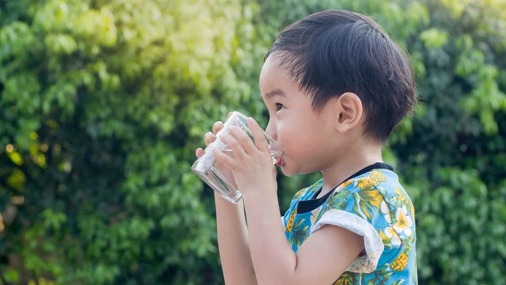 Bolehkah Anak Usia 1 Tahun Minum Susu UHT dan Penjelasannya