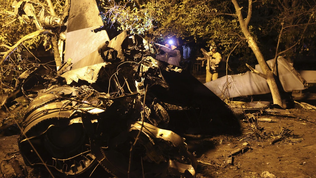 SU-34 Rusia Jatuh di Kota Yeysk SU-34 Rusia Jatuh di Kota Yeysk