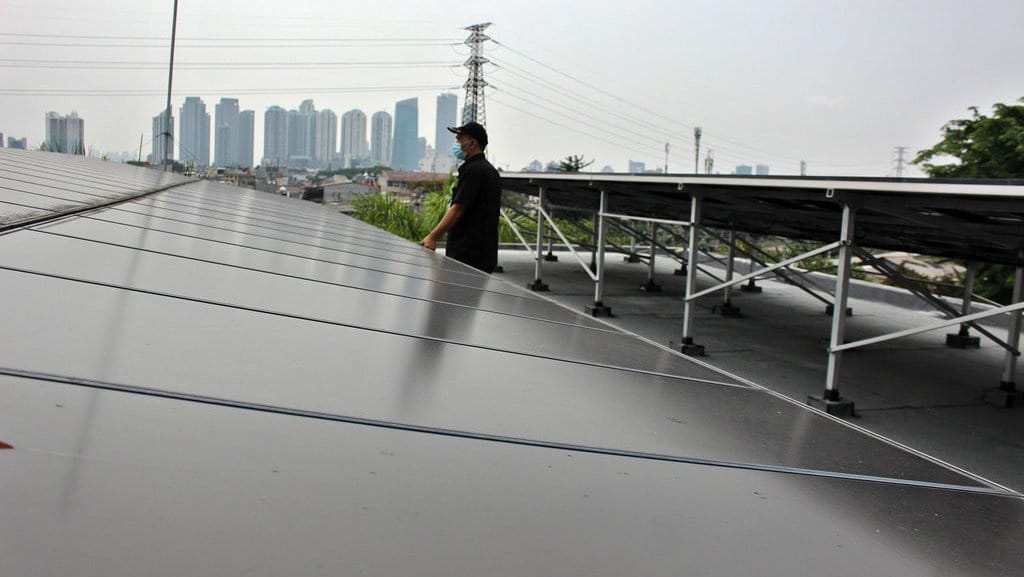 Cara Kerja PLTS dan Komponen yang Menunjang Prosesnya Cara Kerja PLTS dan Komponen yang Menunjang Prosesnya