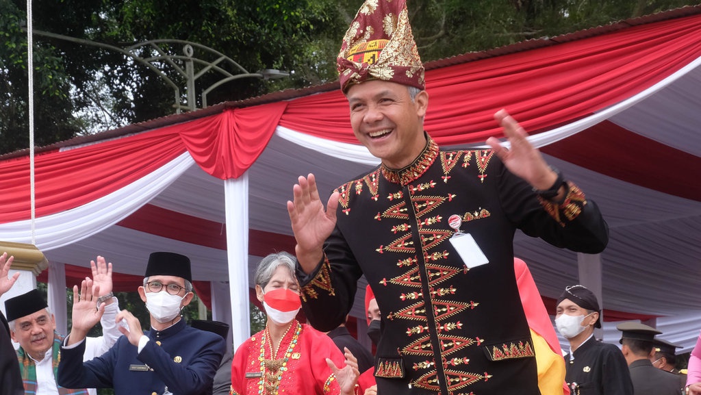 Ganjar Bantah Bahas Politik saat Bertemu Jokowi di Istana Ganjar Bantah Bahas Politik saat Bertemu Jokowi di Istana