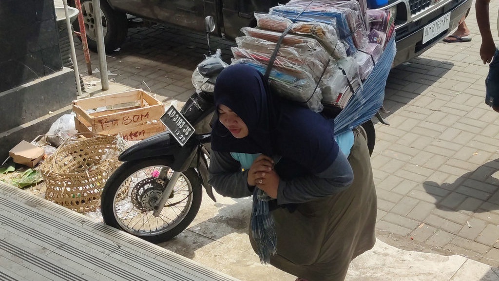 Kisah Para Buruh Gendong Perempuan Di Solo