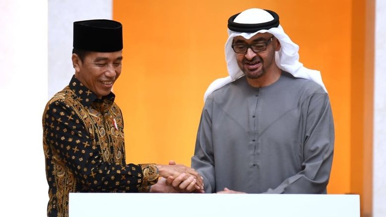 Jokowi dan MBZ Resmikan Masjid Raya Sheikh Zayed Solo Jokowi dan MBZ Resmikan Masjid Raya Sheikh Zayed Solo