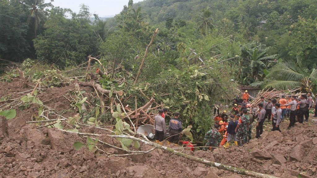 Tanda-tanda Terjadinya Tanah Longsor yang Perlu Diwaspadai