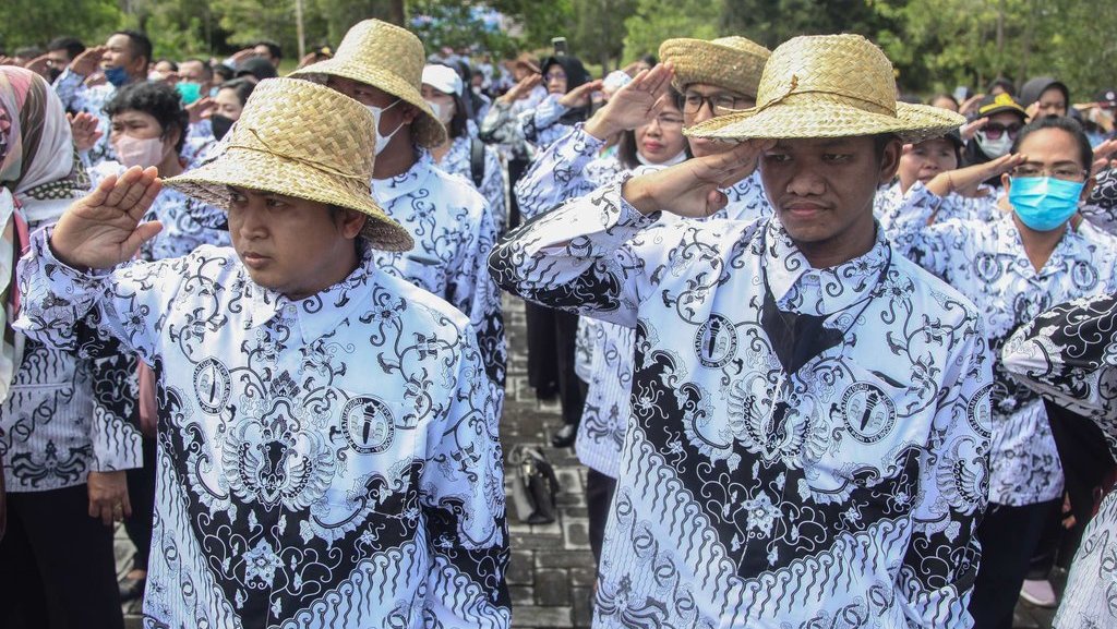 Apa Perbedaan Hari Guru Nasional (HGN) dan HUT PGRI? Apa Perbedaan Hari Guru Nasional (HGN) dan HUT PGRI?