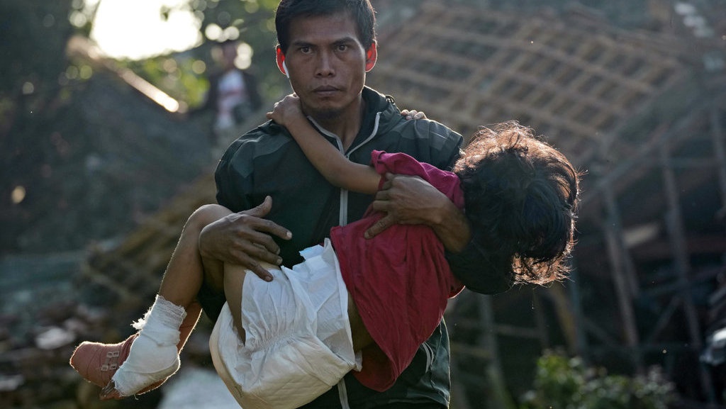 Gempa Cianjur, Kemensos Kerahkan 442 Tagana & 16 Dapur Umum Gempa Cianjur, Kemensos Kerahkan 442 Tagana & 16 Dapur Umum