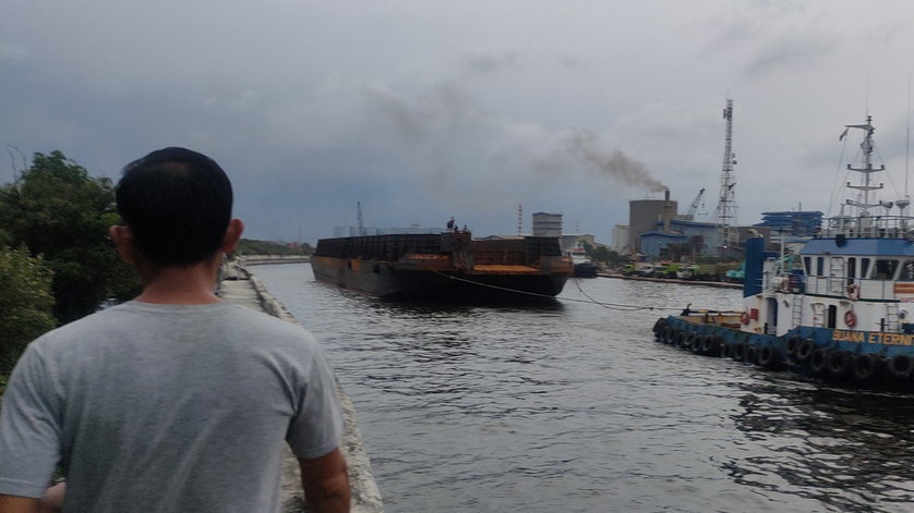 Nestapa Marunda: Dikepung Debu Batubara, Dihantui Banjir Rob Nestapa Marunda: Dikepung Debu Batubara, Dihantui Banjir Rob