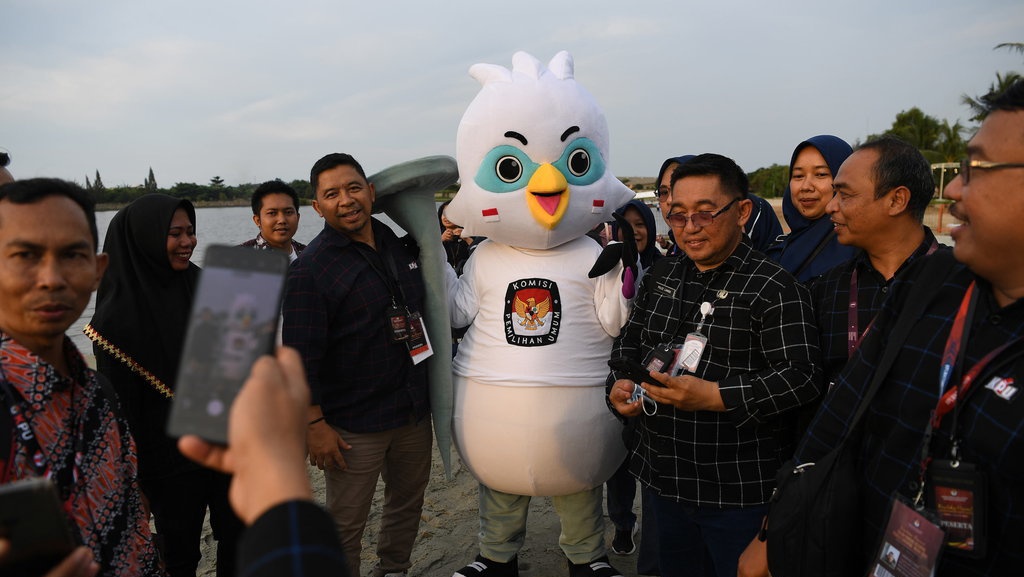 Proses Perkembangan Model Penyelenggaraan Pemilu di Indonesia Proses Perkembangan Model Penyelenggaraan Pemilu di Indonesia