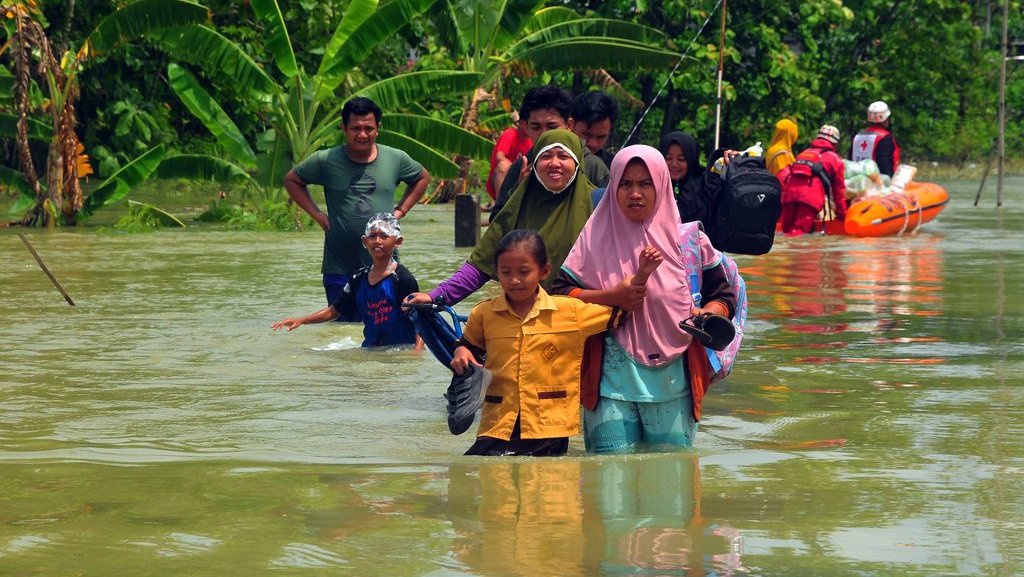 Ketahui Cara Menyelamatkan Bayi dan Anak Saat Terjadi Bencana