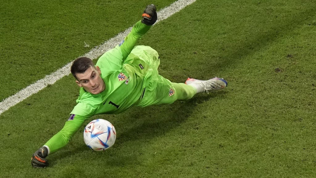 Prediksi Kiper Terbaik Piala Dunia 2022: Bounou atau Livakovic?