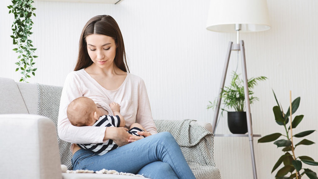 Berapa Kebutuhan Kalsium Ibu Menyusui & Daftar Buah Kaya Kalsium