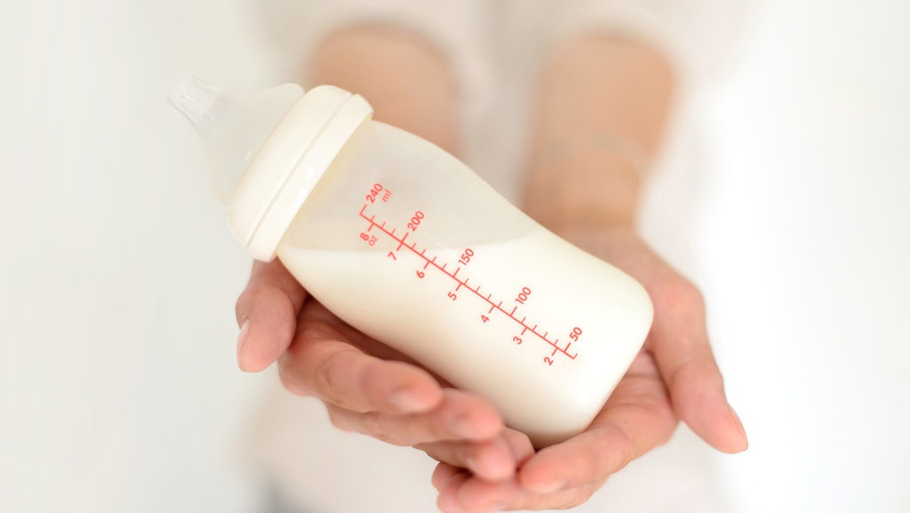 Berapa Lama ASI Bertahan di Suhu Ruang & Cara Menyimpannya?