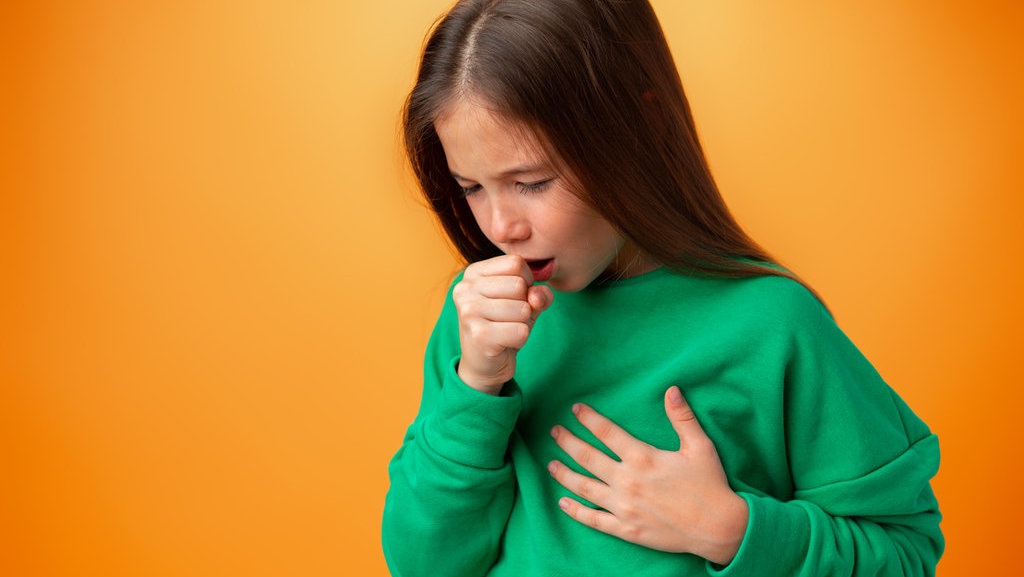 Benarkah Batuk Berulang pada Anak Tanda Flek dan TB Paru?