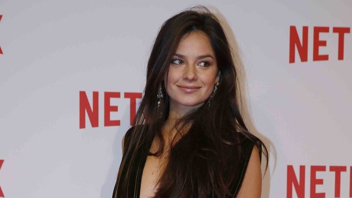 Gaya Berbusana Katy Louise Saunders, Istri Song Joong Ki Gaya Berbusana Katy Louise Saunders, Istri Song Joong Ki