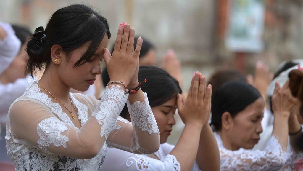 15 Contoh Ucapan Selamat Galungan 2025 Bahasa Bali & Artinya 15 Contoh Ucapan Selamat Galungan 2025 Bahasa Bali & Artinya