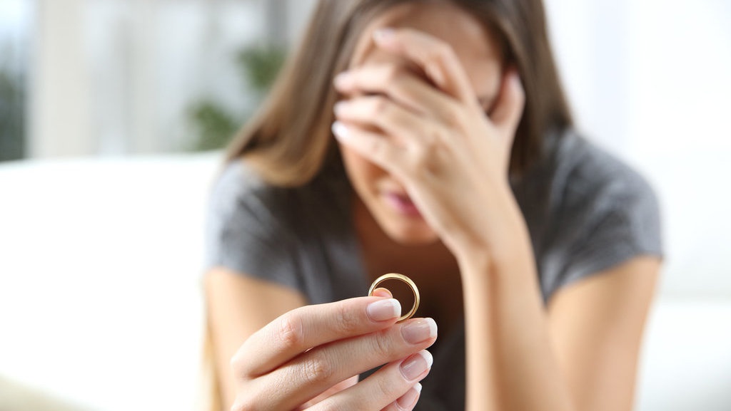 Hubungan Rio Ramabaskara dengan HeyFarahhh & Siapa Istri Sahnya?