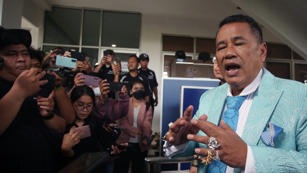 Hotman Paris Beber Jokowi Geram Isu Kenaikan Pajak: Beliau Marah Hotman Paris Beber Jokowi Geram Isu Kenaikan Pajak: Beliau Marah