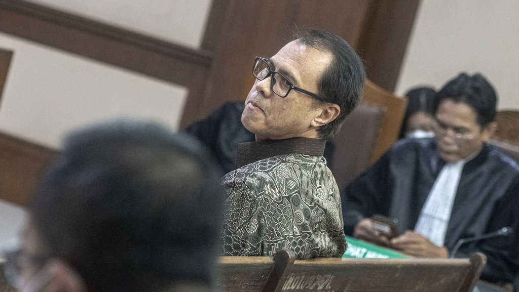 Pengusaha Penyedia Helikopter AW-101 Dituntut 15 Tahun Penjara Pengusaha Penyedia Helikopter AW-101 Dituntut 15 Tahun Penjara